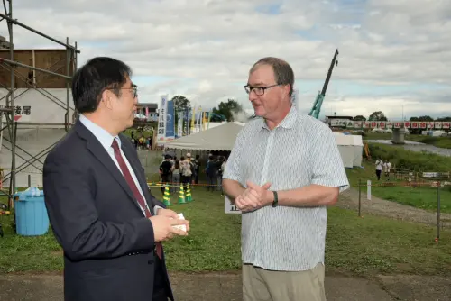 ▲黃偉哲與美國科羅拉多州博爾德市市長相談甚歡。（圖／南市府提供）