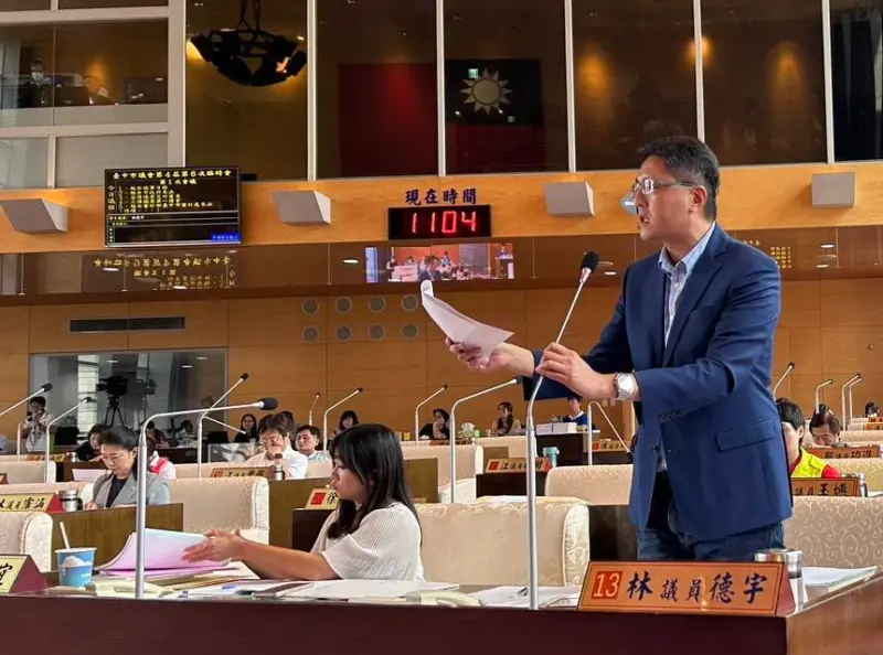 ▲議員林德宇指出，市府動支第二預備金2,500萬元補助，受關稅衝擊產業真的有拿到幫助嗎？(圖／柳榮俊攝2025.9.15)