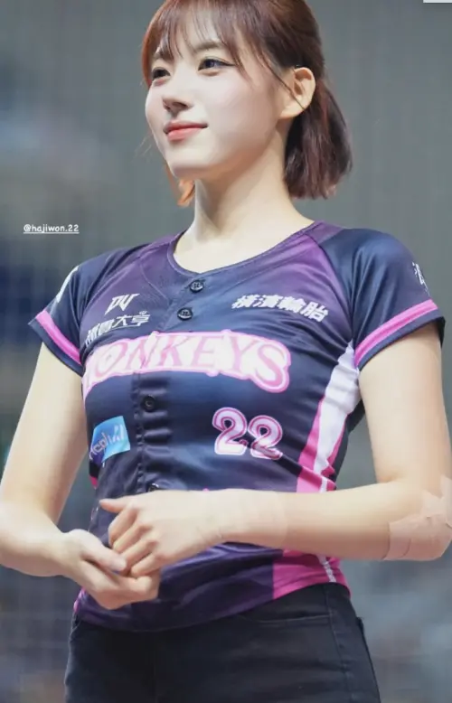 ▲河智媛手上的傷讓粉絲十分心疼。（圖／河智媛 IG @hajiwon.22）