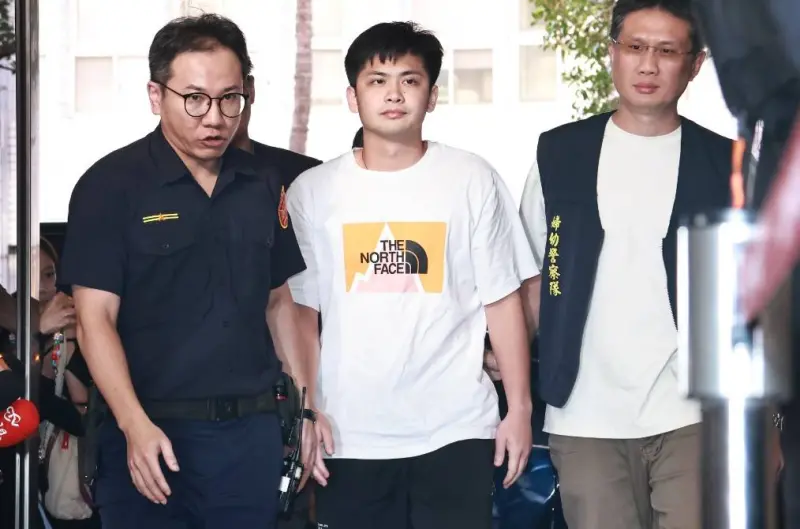 ▲前三立副總之子龔益霆遭控性侵女藝人江祖平，案發後因檢警約談而首度露面。（圖／記者吳翊緁攝）