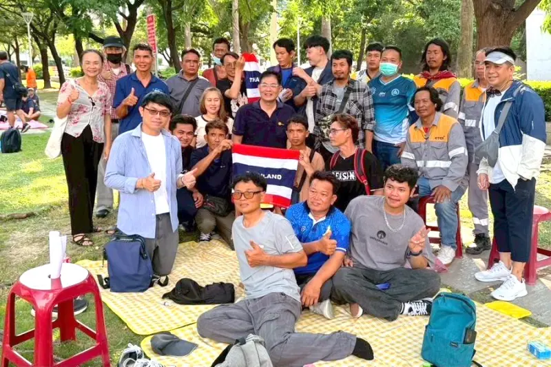 ▲高雄市政府勞工局舉辦外籍工作者野餐活動，與會外籍工作者共享療癒時光。(圖／高雄市政府勞工局提供)