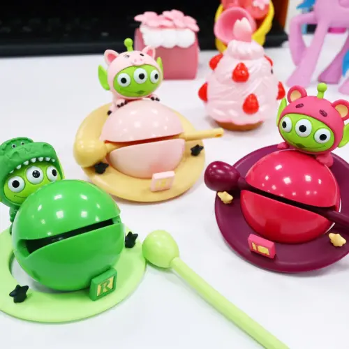 ▲7-11門市也推出超萌迪士尼木魚盲盒，每款售價329元。（圖／7-11提供）