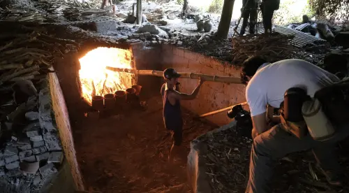 ▲圖為菲律賓東岸的傳統蛇窯。（圖／翻攝自臉書）