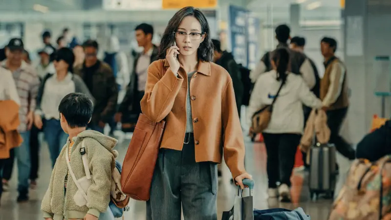 ▲張鈞甯以《化外之醫》入圍金鐘60最佳女主角獎，這也是她出道23年第一次入圍金鐘獎，而同劇楊一展則是睽違10年再入圍，將和《影后》黃迪揚競爭男配角。（圖／公視、中華電信、瀚草文創）