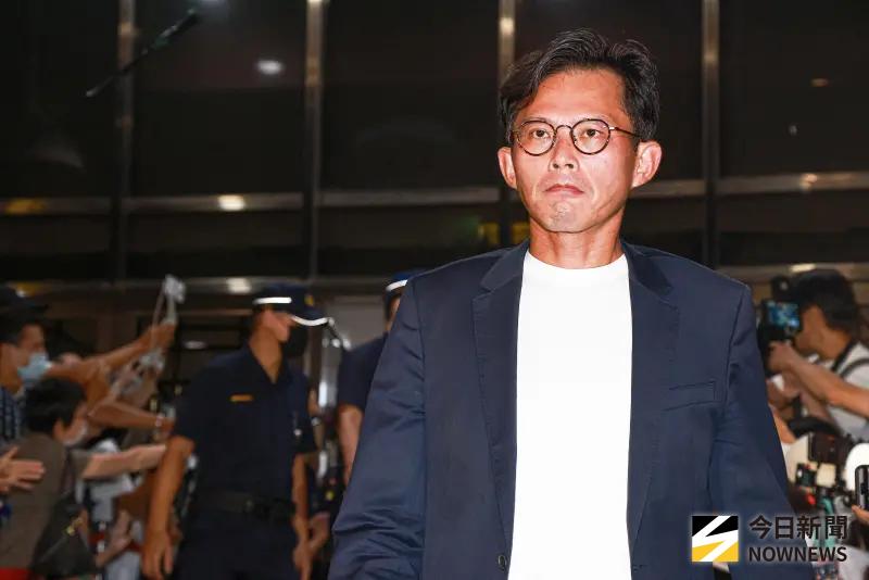 ▲王義川表示，「黃國昌請回答！你是不是偷拍集團首腦？」（圖／記者葉政勳, 2025.09.15）