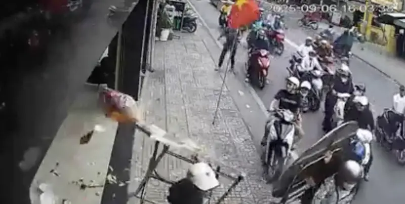 ▲越南胡志明市近日發生一起搶奪供品桌的案件，警方逮捕四名涉案青少年，年齡最小僅15歲。（圖／翻攝自臉書）