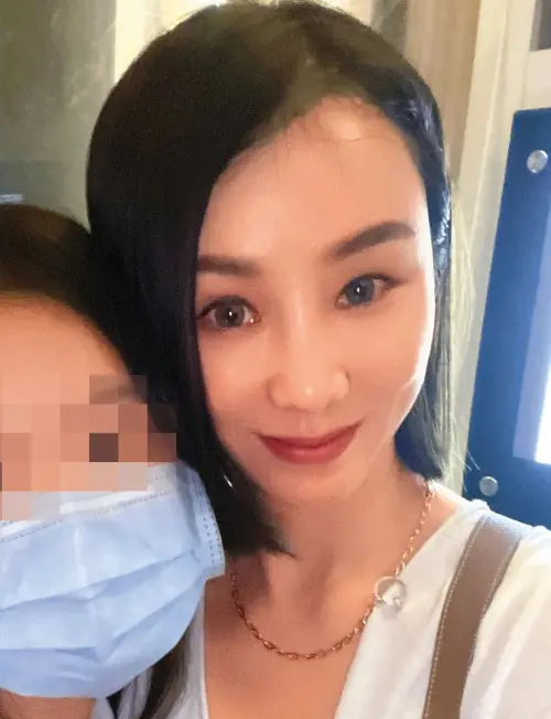 ▲蔡政宜的中國籍妻子唐斯蓉是洗錢案核心共犯，今年中潛逃出境，現已遭通緝。（圖／翻攝臉書）