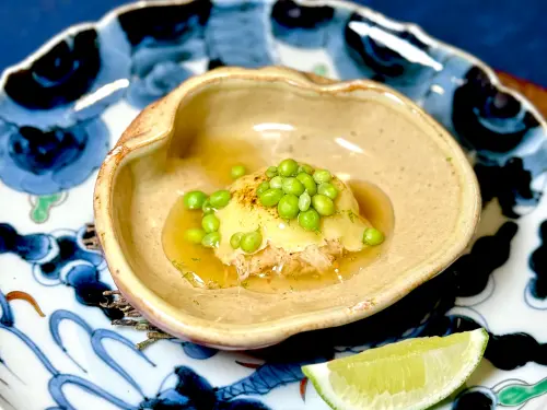 ▲烤物「鮮蟹焗烤／甜豆／綠皮檸檬」鮮美至極。（圖／記者蕭涵云攝）