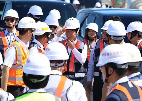 ▲淡江大橋9月16日合龍，總統賴清德、新北市長侯友宜、交通部長陳世凱等人出席合龍儀式。（圖／記者朱永強攝,2025.09.16）