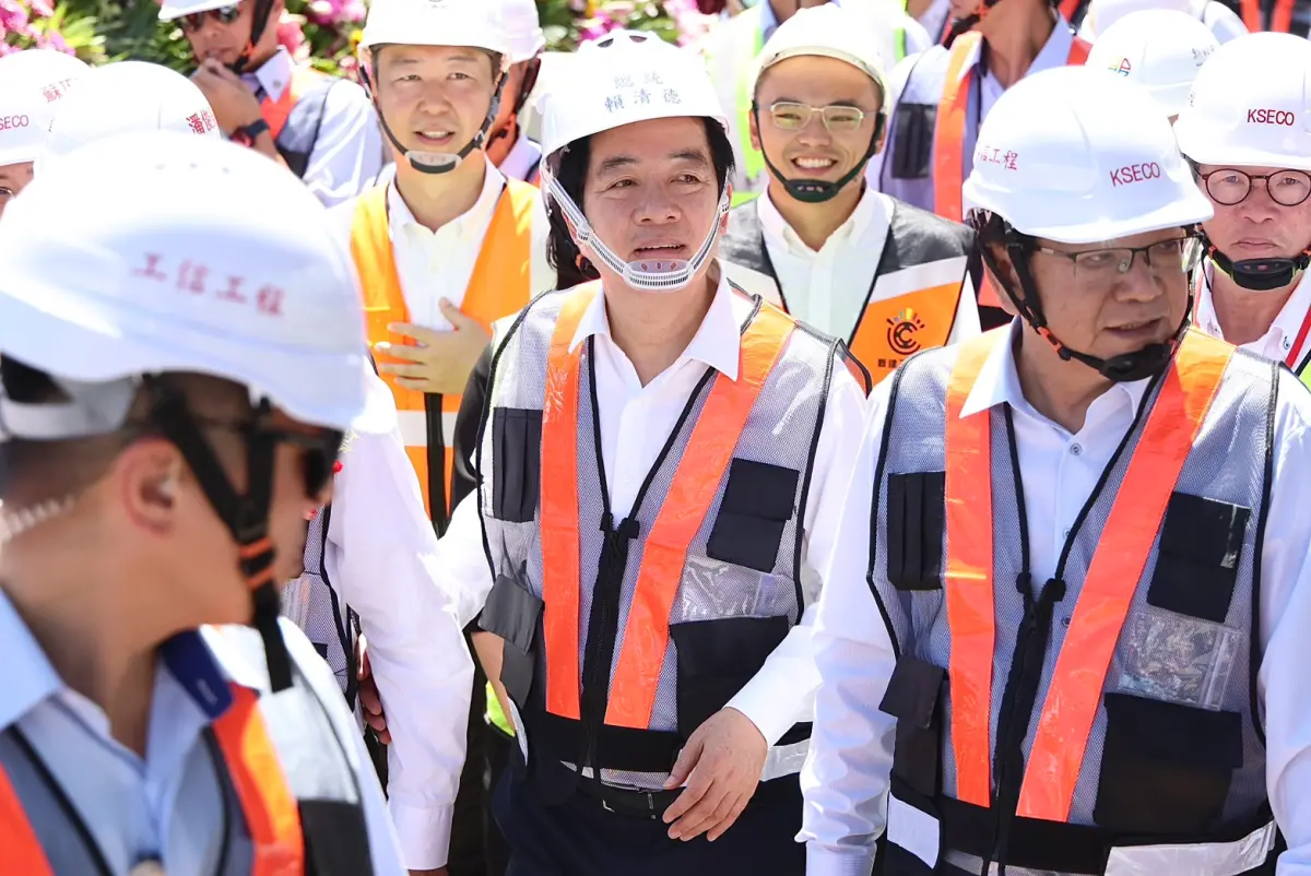 ▲最新民調結果顯示，高達63%不滿意總統賴清德的兩岸政策。（圖／記者朱永強攝）