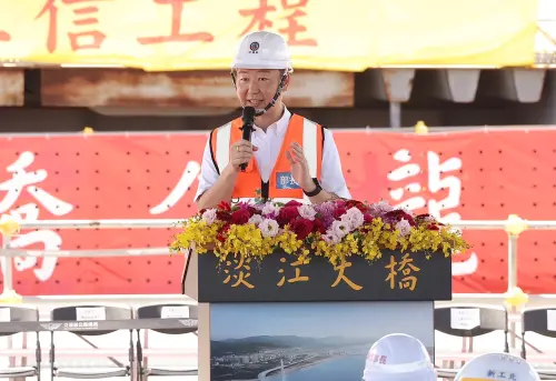 ▲淡江大橋9月16日合龍，總統賴清德、新北市長侯友宜、交通部長陳世凱等人出席合龍儀式。（圖／記者朱永強攝,2025.09.16）