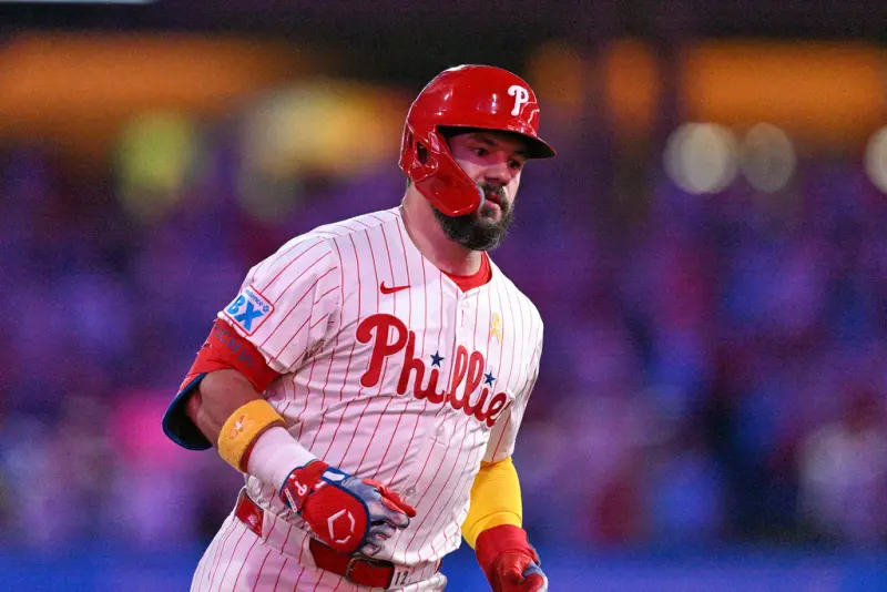 ▲舒瓦伯（Kyle Schwarber）又從左投手中敲出全壘打！單季已打左投22發全壘打，讓自己被載入史冊，這都要感謝道奇隊的一次助攻。（圖／美聯社／達志影像）