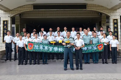 ▲無人機證照班考試，共36名學員全數通過，達成100%通過率。（圖／翻攝陸官臉書）