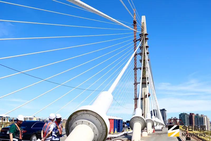 ▲淡江大橋主橋全長約920公尺，主跨達450公尺。（圖／記者朱永強攝）