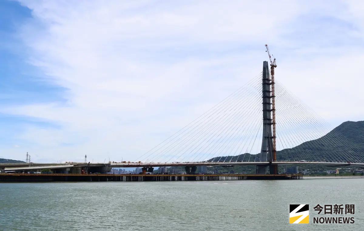 ▲淡江大橋完工將改善淡水交通，也因此帶動淡水、八里區域房市。（圖／記者朱永強攝）