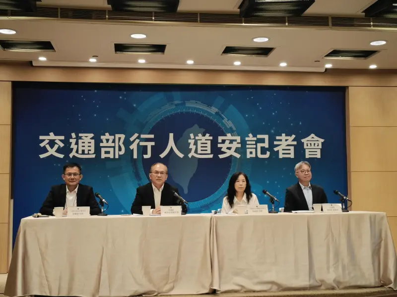 ▲因應今年重大車禍頻傳，交通部研議加強考照、回訓等駕照管理制度，交通部次長陳彥伯今（16）日表示，預計下週公布完整方案。（圖／記者許若茵攝）