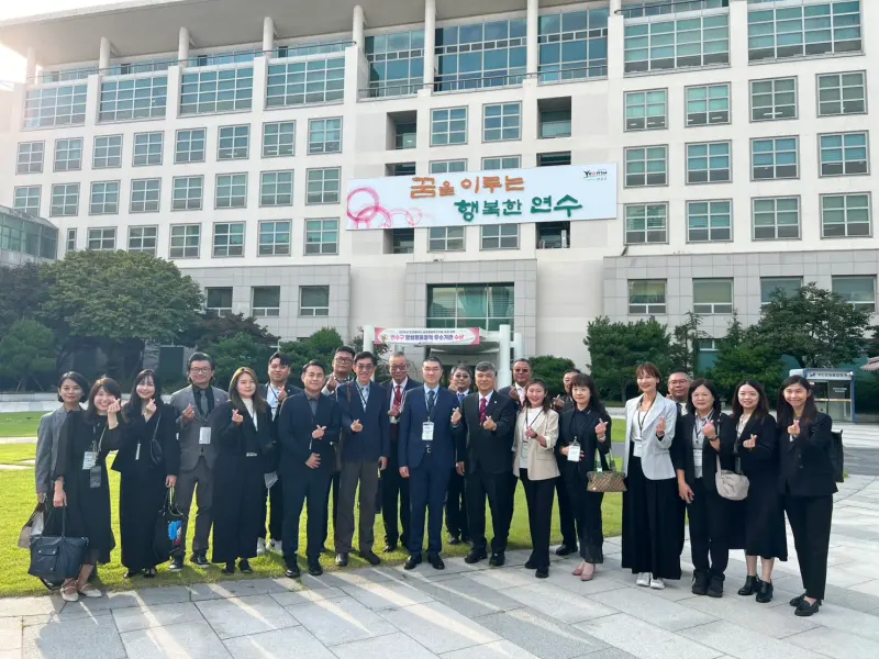 ▲基隆訪問團至延壽區廳受熱烈歡迎，並到訪行政大樓內的議事廳、CCTV綜合管制中心與災害應變中心，瞭解行政運作。（圖／基隆市政府提供）