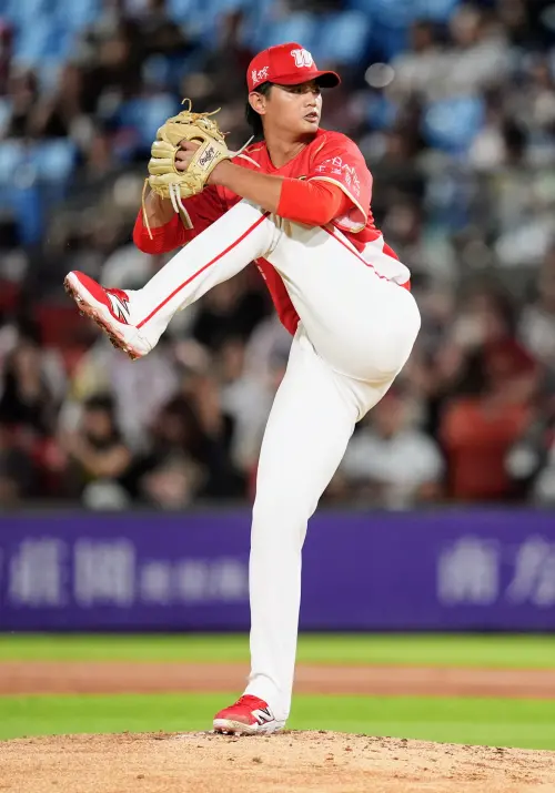 ▲味全龍黃暐傑今日初先發交手樂天桃猿，僅投1局就失5分退場。（圖／味全龍提供）