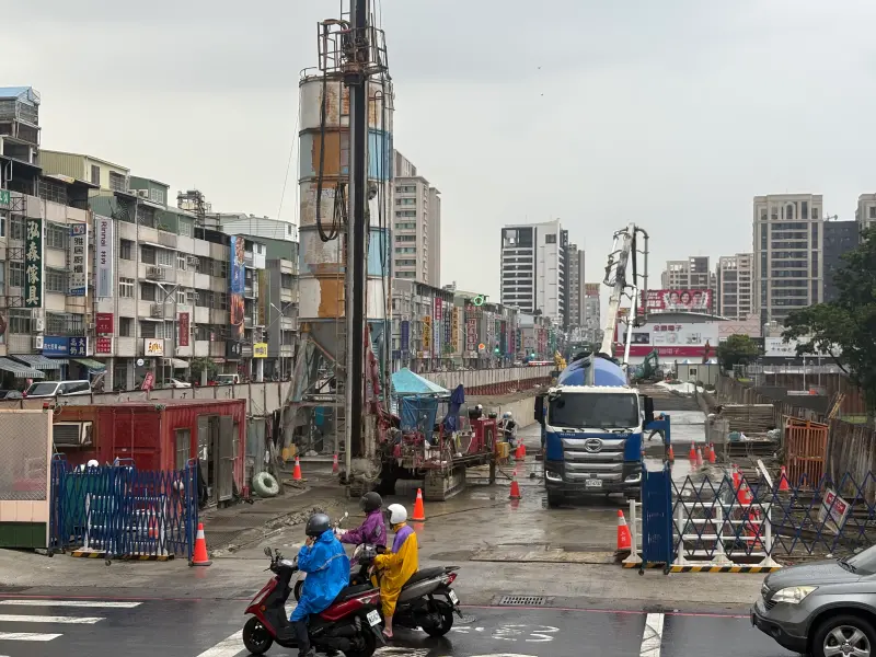 ▲高市府正全力推動捷運黃線、岡山路竹線、小港林園線等三項捷運重大交通建。（圖／高市府捷運局提供）