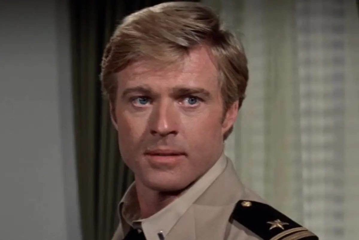 ▲勞勃瑞福（如圖）曾是好萊塢最紅英俊小生，風靡萬千女性，是標準的帥氣偶像。他後來演而優則導，創紀錄成為第一個奪下奧斯卡最佳導演獎的影壇巨星，也捧出布萊德彼特等後一輩的大牌。（圖／摘自IMDb）