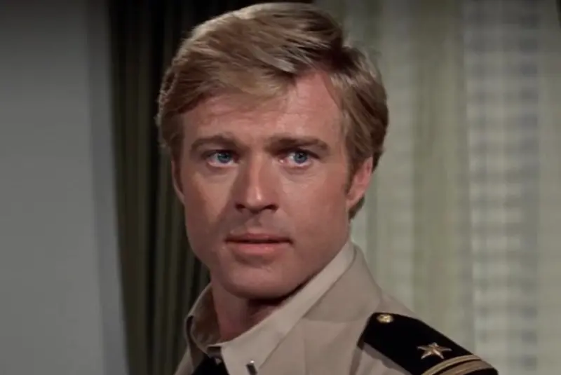 ▲勞勃瑞福（如圖）曾是好萊塢最紅英俊小生，風靡萬千女性，是標準的帥氣偶像。他後來演而優則導，創紀錄成為第一個奪下奧斯卡最佳導演獎的影壇巨星，也捧出布萊德彼特等後一輩的大牌。（圖／摘自IMDb）