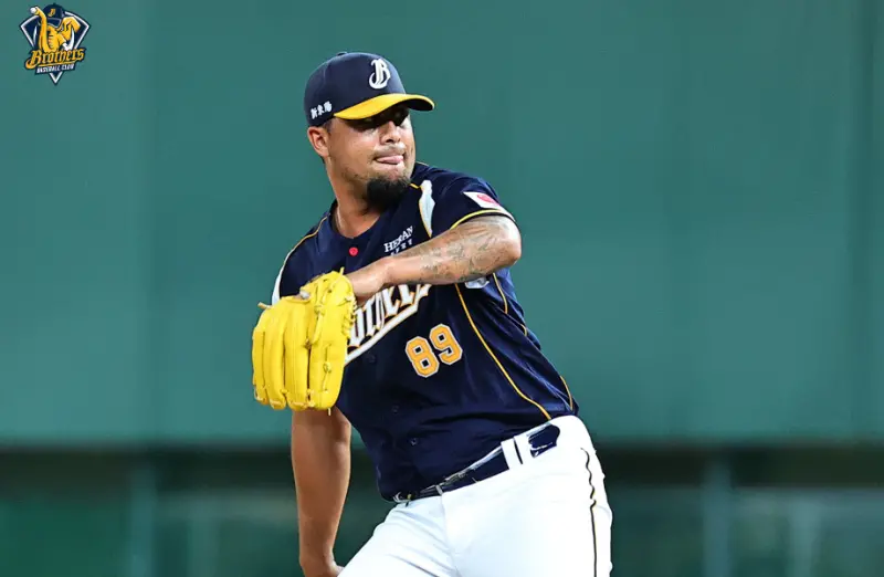 ▲中信兄弟新洋投韋禮加一軍初登板繳出6.1局失2分好投，但未獲打線奧援，吞下來台首場敗仗。（圖／中信兄弟提供）