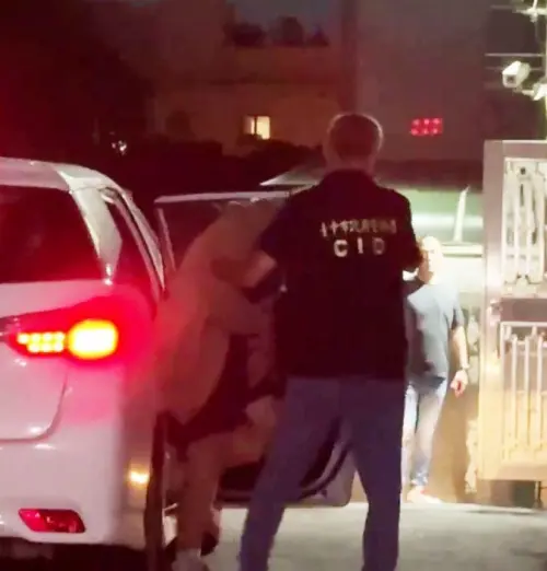 ▲駱姓少年被帶回清水分局訊問。（圖／翻攝畫面）