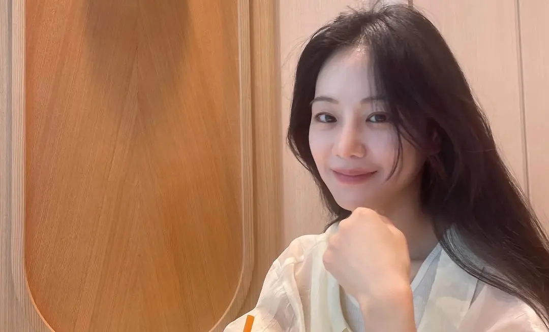 ▲韓智恩近日登上《全知干預視角》，分享自己養的蜥蜴寵物moni，但竟被發現蜥蜴瘦成皮包骨，遭質疑虐待動物，讓網友傻眼怒批：到底有沒有餵飯？（圖／韓智恩IG@hanjieun0603）