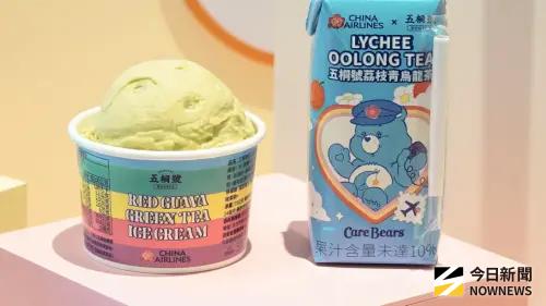▲華航說明，以茶為底蘊的五桐號，為華航專屬設計多款融合茶香及水果風味的機上甜點。（圖／記者嚴俊強攝）