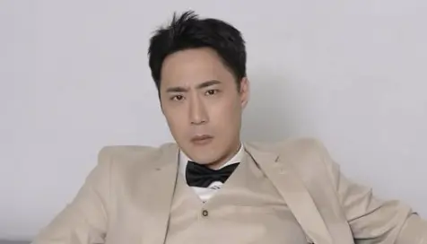 ▲余祥銓（如圖）今（17）日在IG突發女兒流血照，原來是愛女不小心被門夾傷，讓他超心疼緊急送醫檢查傷勢，幸好沒傷到骨頭僅皮肉傷。（圖／翻攝自kob_kenyu）