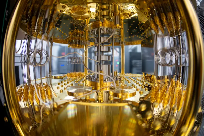 ▲有外媒預估下一波科技浪潮，量子運算可望成為新寵兒，並點名美國公司IonQ有機會成為「下一個輝達」。量子電腦示意圖。（圖／美聯社／達志影像）