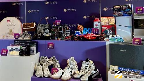 ▲除了眾多回饋，潮玩、明星同款商品等也成主打。（圖／記者陳美嘉攝，2025.09.17）