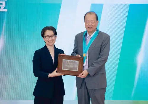 表彰卓越貢獻 亞大創辦人蔡長海獲頒工研院院士
