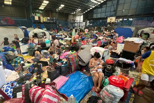 ▲許多人失去所有財物與生活依靠，只能仰賴政府與慈善機構支援。（圖／美聯社／達志影像）