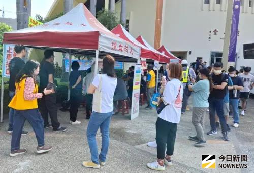 ▲產業園區管理局舉辦公益捐血活動，楠梓科技產業園區廠商鼓勵員工踴躍捐血。(圖／記者黃守作攝)