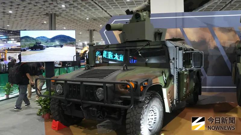    ▲搭載拖式2B飛彈發射器的M1167悍馬車。（圖／記者呂炯昌攝）  