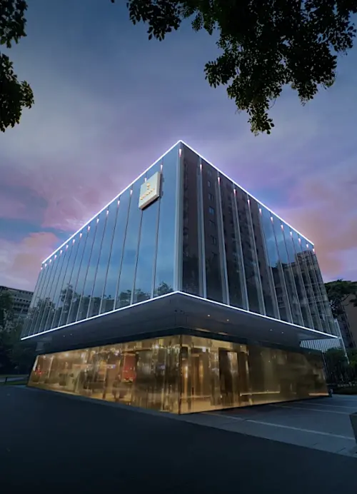 ▲台北嘉佩樂酒店揭幕獨棟玻璃屋「The Glasshouse三層酒吧」。（圖／台北嘉佩樂酒店提供）