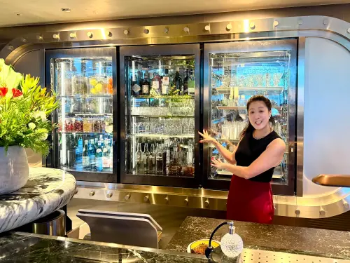 ▲Tilt調酒吧附設Martini Bar。（圖／記者蕭涵云攝）