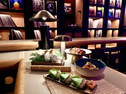 ▲佐餐小點帶有和食風味。（圖／記者蕭涵云攝）