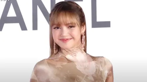 ▲Lisa剛結束2025艾美獎頒獎典禮，緊接著趕回韓國參加釜山影展開幕典禮。（圖／翻攝自YouTube@부산튜브 - 부산광역시 공식 유튜브 채널）