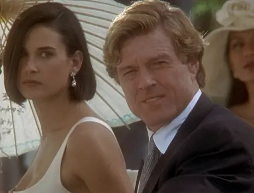 ▲黛咪摩爾（左）與勞勃瑞福（右）在《桃色交易》裡的關係複雜又爭議，戲外黛咪認為勞勃是很令人佩服的前輩，對於他的去世感到不捨。（圖／摘自IMDb）