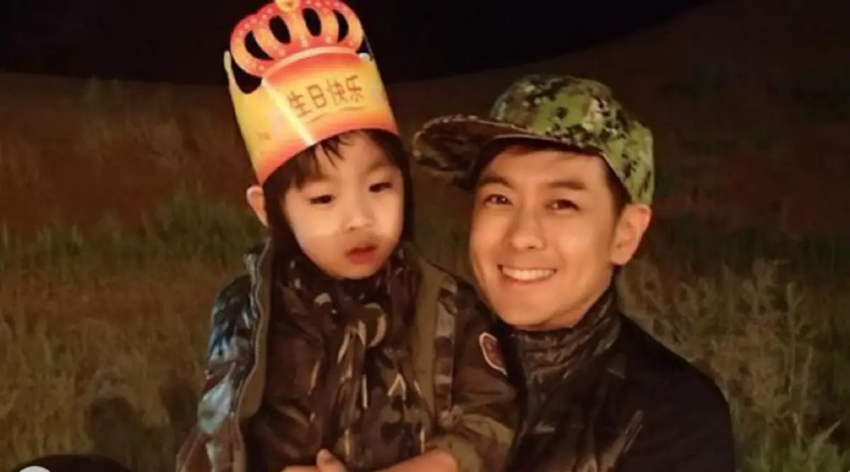 ▲林志穎（右）大兒子Kimi（左）今年16歲了，他許久未在鏡頭前露臉，引起粉絲關心，媽媽陳若儀表示Kimi其實很內向，「給他一點時間，等他願意自然會願意」。（圖／林志穎IG@jimmylin）