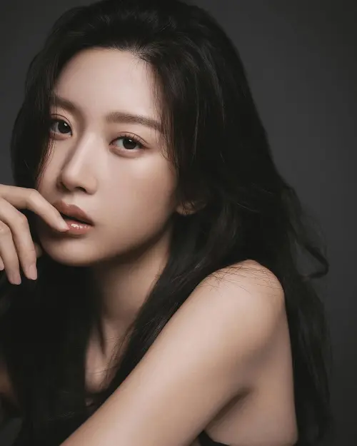 ▲文佳煐是模特兒、演員，《女神降臨》的女主角。（圖／文佳煐IG@m_kayoung）