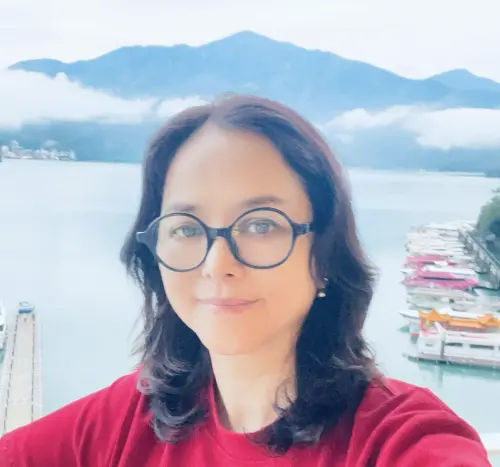 ▲葉蘊儀最近曾經到日月潭旅遊，拍下美麗的風景。（圖／摘自Threads）