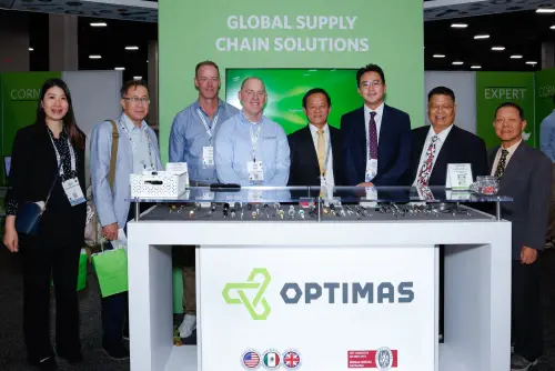 ▲北美扣件前三大扣件經銷商 Optimas Solutions 北美執行長 Daniel Harms(左4) 表示已規劃持續提升對台灣的採購，並說明待不確定性更明朗後將迎來轉機。（圖／高市府經發局提供）