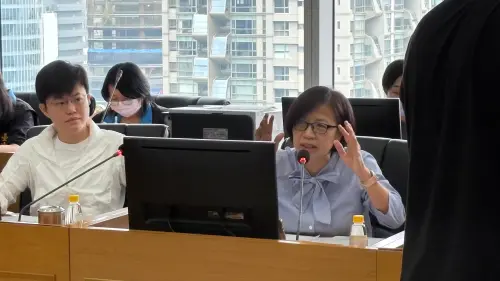 中市普發5萬藍綠白拍桌對嗆！這人突破盲腸：不分黨派沒人敢說不
