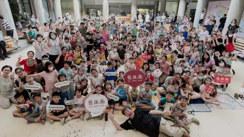 兒美館中秋說故事9/21一起聽「月亮的悄悄話」
