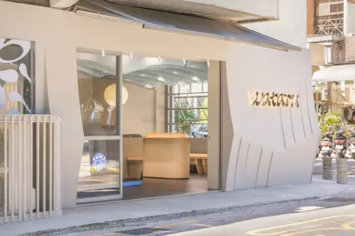 ▲新開設的焙茶專賣店「wataru」，位在台北松山文創園區外圍街角。（圖／wataru提供）