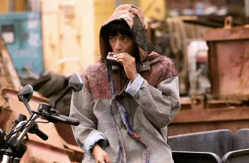 ▲陳澤耀為了《他年她日》的角色勤練口琴，投入精神讓導演讚賞。（圖／甲上娛樂提供）