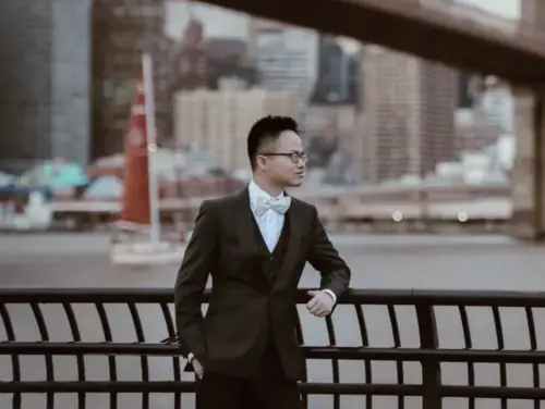 中國學霸炫富「年薪7億」大翻車！遭美國政府起訴重罪逃亡中
